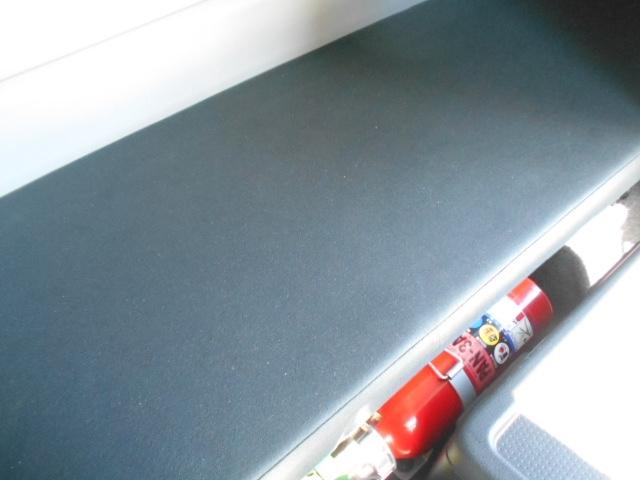 ヒノレンジャー  ヒアブクレーン付深ダンプ ヒアブクレーン(099) チューリップ型グラップル 回転式グラップル トップシート有 極東開発製深ダンプ 土砂禁 積載5.1t 増トン車 走行8.4万km ダンプ後方下開き(10枚目)