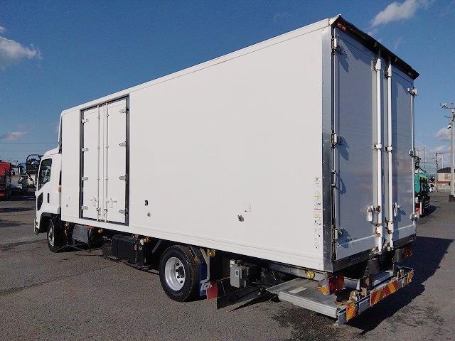 フォワード 　格納ＰＧ付冷蔵冷凍車　上物東プレ製（Ｒ４０４ａ）　－３０℃設定　積載２．１５ｔ　荷台寸法６１４×２３０×２１１　荷台床アルミ縞板張り　ラッシングレール２段　ジョルダーレール付　極東開発製格納ＰＧ付（7枚目）