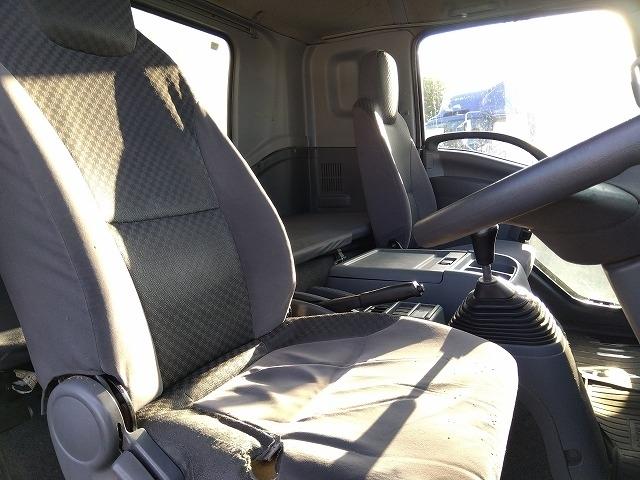 フォワード 　格納ＰＧ付冷蔵冷凍車　上物東プレ製（Ｒ４０４ａ）　－３０℃設定　積載２．１５ｔ　荷台寸法６１４×２３０×２１１　荷台床アルミ縞板張り　ラッシングレール２段　ジョルダーレール付　極東開発製格納ＰＧ付（11枚目）