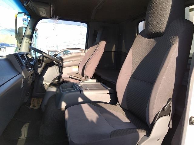 フォワード 　格納ＰＧ付冷蔵冷凍車　上物東プレ製（Ｒ４０４ａ）　－３０℃設定　積載２．１５ｔ　荷台寸法６１４×２３０×２１１　荷台床アルミ縞板張り　ラッシングレール２段　ジョルダーレール付　極東開発製格納ＰＧ付（13枚目）