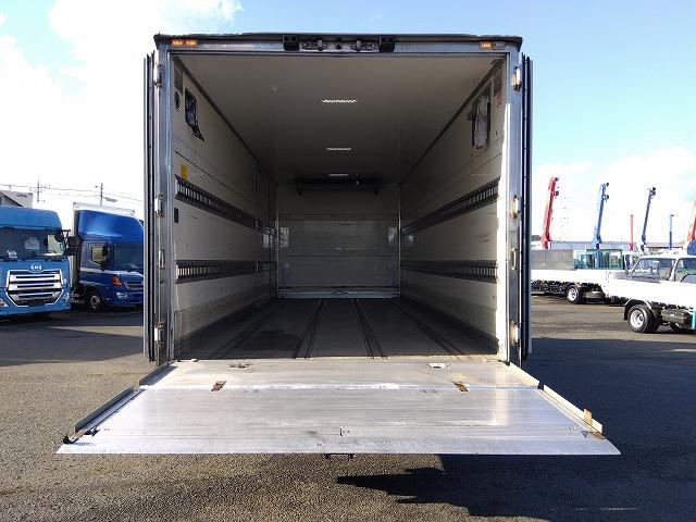 フォワード 　格納ＰＧ付冷蔵冷凍車　上物東プレ製（Ｒ４０４ａ）　－３０℃設定　積載２．１５ｔ　荷台寸法６１４×２３０×２１１　荷台床アルミ縞板張り　ラッシングレール２段　ジョルダーレール付　極東開発製格納ＰＧ付（27枚目）