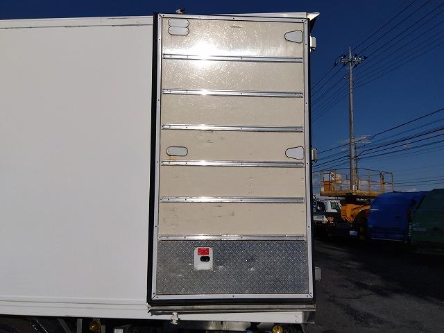 フォワード 　格納ＰＧ付冷蔵冷凍車　上物東プレ製（Ｒ４０４ａ）　－３０℃設定　積載２．１５ｔ　荷台寸法６１４×２３０×２１１　荷台床アルミ縞板張り　ラッシングレール２段　ジョルダーレール付　極東開発製格納ＰＧ付（38枚目）
