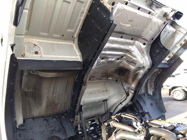 フォワード 　格納ＰＧ付冷蔵冷凍車　上物東プレ製（Ｒ４０４ａ）　－３０℃設定　積載２．１５ｔ　荷台寸法６１４×２３０×２１１　荷台床アルミ縞板張り　ラッシングレール２段　ジョルダーレール付　極東開発製格納ＰＧ付（56枚目）