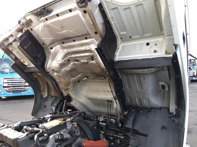 フォワード 　格納ＰＧ付冷蔵冷凍車　上物東プレ製（Ｒ４０４ａ）　－３０℃設定　積載２．１５ｔ　荷台寸法６１４×２３０×２１１　荷台床アルミ縞板張り　ラッシングレール２段　ジョルダーレール付　極東開発製格納ＰＧ付（57枚目）