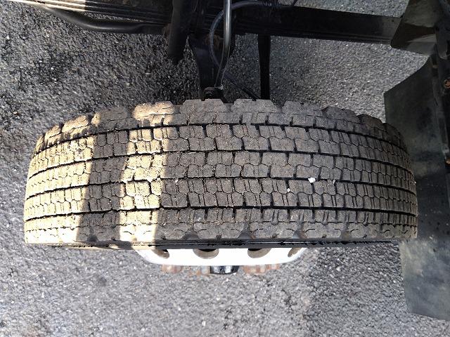 フォワード 　格納ＰＧ付冷蔵冷凍車　上物東プレ製（Ｒ４０４ａ）　－３０℃設定　積載２．１５ｔ　荷台寸法６１４×２３０×２１１　荷台床アルミ縞板張り　ラッシングレール２段　ジョルダーレール付　極東開発製格納ＰＧ付（69枚目）