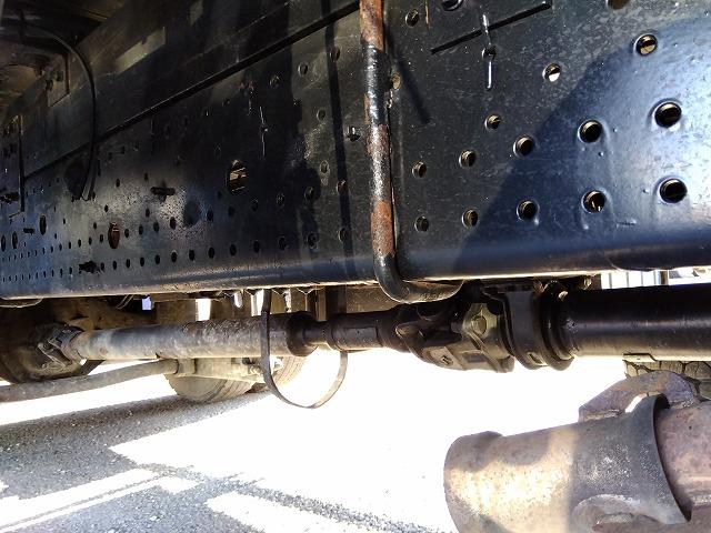 フォワード 　格納ＰＧ付冷蔵冷凍車　上物東プレ製（Ｒ４０４ａ）　－３０℃設定　積載２．１５ｔ　荷台寸法６１４×２３０×２１１　荷台床アルミ縞板張り　ラッシングレール２段　ジョルダーレール付　極東開発製格納ＰＧ付（72枚目）