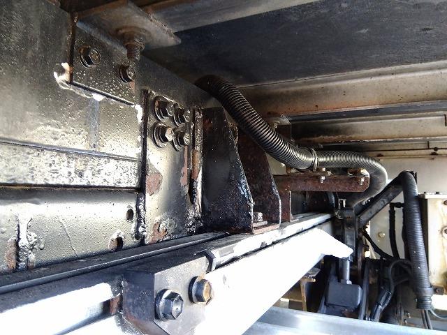 フォワード 　格納ＰＧ付冷蔵冷凍車　上物東プレ製（Ｒ４０４ａ）　－３０℃設定　積載２．１５ｔ　荷台寸法６１４×２３０×２１１　荷台床アルミ縞板張り　ラッシングレール２段　ジョルダーレール付　極東開発製格納ＰＧ付（73枚目）