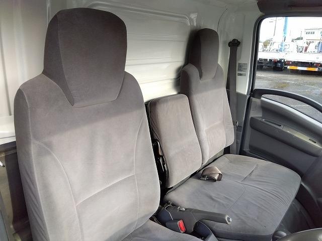 エルフトラック 跳ね上げPG付アルミバン 上物日本フルハーフ 標準ロングボディ 積載2.95t 荷台寸法446×176×207 荷台床木張り パワーゲート日本フルハーフ製 左サイド扉 ラッシングレール1段 ハイキャブ(12枚目)