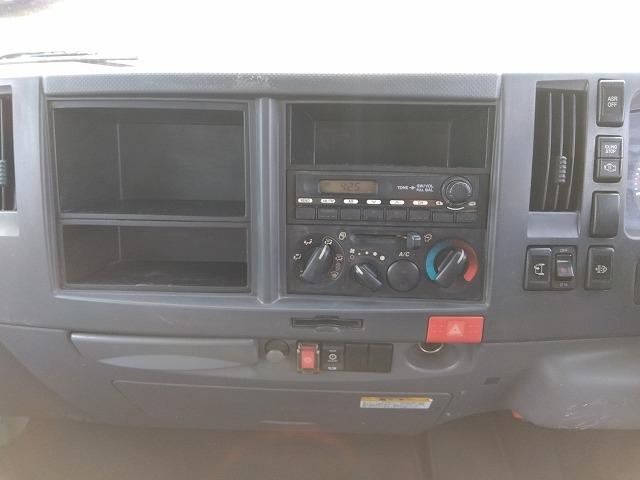 エルフトラック 跳ね上げPG付アルミバン 上物日本フルハーフ 標準ロングボディ 積載2.95t 荷台寸法446×176×207 荷台床木張り パワーゲート日本フルハーフ製 左サイド扉 ラッシングレール1段 ハイキャブ(13枚目)