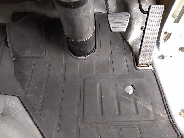 エルフトラック 跳ね上げPG付アルミバン 上物日本フルハーフ 標準ロングボディ 積載2.95t 荷台寸法446×176×207 荷台床木張り パワーゲート日本フルハーフ製 左サイド扉 ラッシングレール1段 ハイキャブ(19枚目)