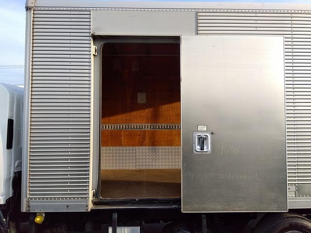 エルフトラック 跳ね上げPG付アルミバン 上物日本フルハーフ 標準ロングボディ 積載2.95t 荷台寸法446×176×207 荷台床木張り パワーゲート日本フルハーフ製 左サイド扉 ラッシングレール1段 ハイキャブ(24枚目)