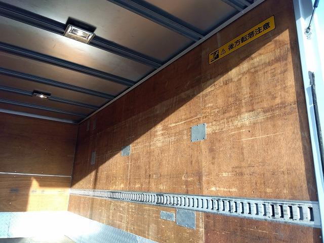 エルフトラック 跳ね上げPG付アルミバン 上物日本フルハーフ 標準ロングボディ 積載2.95t 荷台寸法446×176×207 荷台床木張り パワーゲート日本フルハーフ製 左サイド扉 ラッシングレール1段 ハイキャブ(31枚目)