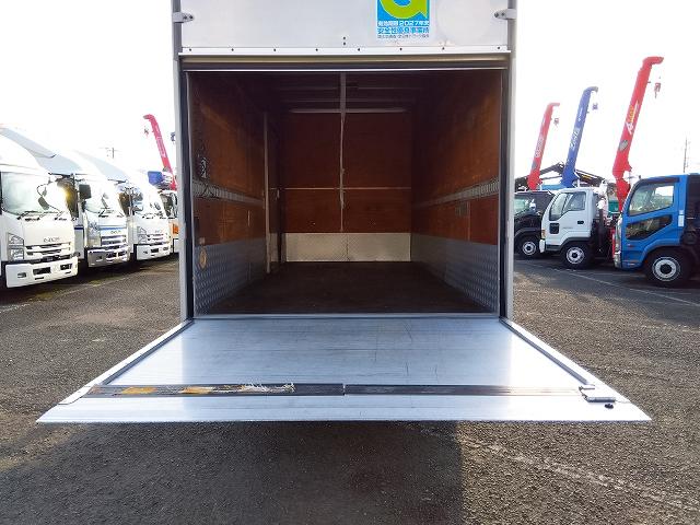 エルフトラック 跳ね上げPG付アルミバン 上物日本フルハーフ 標準ロングボディ 積載2.95t 荷台寸法446×176×207 荷台床木張り パワーゲート日本フルハーフ製 左サイド扉 ラッシングレール1段 ハイキャブ(40枚目)