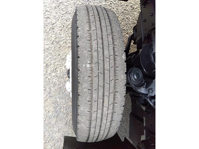 エルフトラック 跳ね上げPG付アルミバン 上物日本フルハーフ 標準ロングボディ 積載2.95t 荷台寸法446×176×207 荷台床木張り パワーゲート日本フルハーフ製 左サイド扉 ラッシングレール1段 ハイキャブ(62枚目)