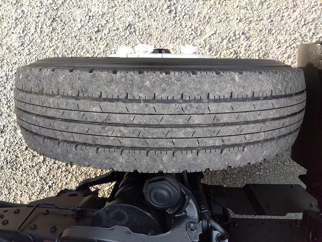 エルフトラック 跳ね上げPG付アルミバン 上物日本フルハーフ 標準ロングボディ 積載2.95t 荷台寸法446×176×207 荷台床木張り パワーゲート日本フルハーフ製 左サイド扉 ラッシングレール1段 ハイキャブ(79枚目)