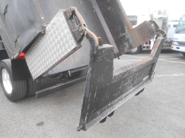 ファイター 　ダンプ　上物極東開発製　増トン　積載７．８ｔ　電動コボレーン　自重計有　荷台架装パーツ　メッキパーツ　アルミホイール　２４０馬力　ベッド　ナビ＆荷台モニター（切り替え式）　バックモニター　ラメ入り塗装（36枚目）