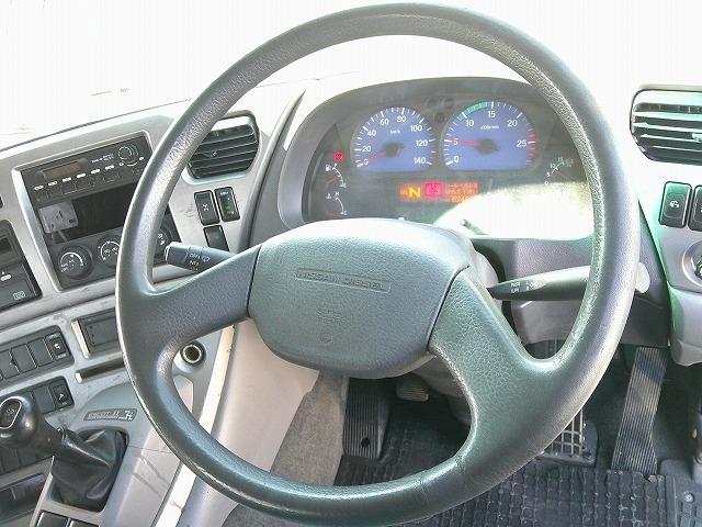 クオン クレーン付トレーラーヘッド 上物タダノ製 3段ブーム ラジコン付(無線) フックイン 2.9t吊 第5輪荷重9t 2デフ 480馬力 リーフサス AT車(エスコット)3ペダル 走行62万km(14枚目)