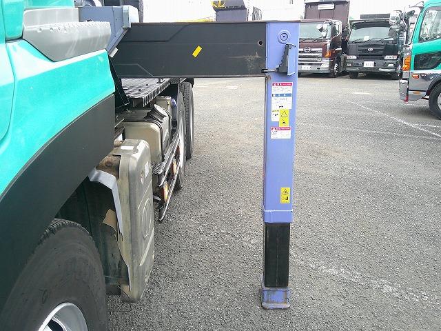 クオン クレーン付トレーラーヘッド 上物タダノ製 3段ブーム ラジコン付(無線) フックイン 2.9t吊 第5輪荷重9t 2デフ 480馬力 リーフサス AT車(エスコット)3ペダル 走行62万km(19枚目)