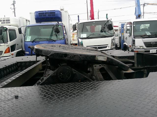 クオン クレーン付トレーラーヘッド 上物タダノ製 3段ブーム ラジコン付(無線) フックイン 2.9t吊 第5輪荷重9t 2デフ 480馬力 リーフサス AT車(エスコット)3ペダル 走行62万km(35枚目)