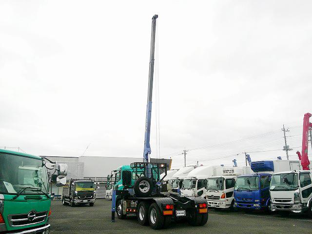 クオン クレーン付トレーラーヘッド 上物タダノ製 3段ブーム ラジコン付(無線) フックイン 2.9t吊 第5輪荷重9t 2デフ 480馬力 リーフサス AT車(エスコット)3ペダル 走行62万km(38枚目)