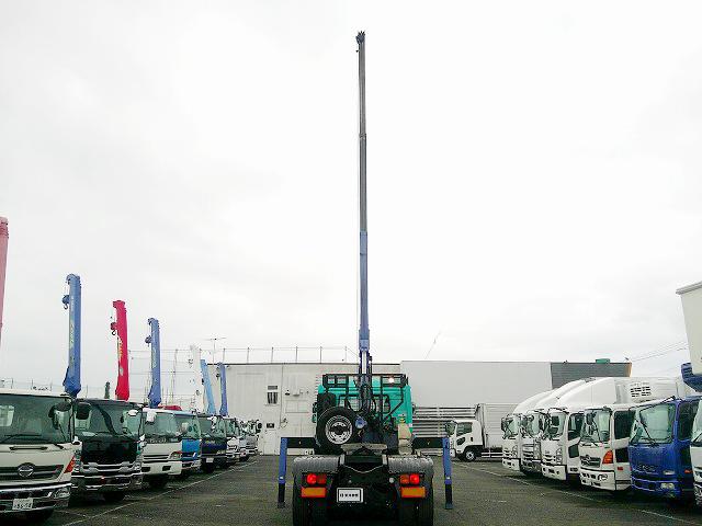 クオン クレーン付トレーラーヘッド 上物タダノ製 3段ブーム ラジコン付(無線) フックイン 2.9t吊 第5輪荷重9t 2デフ 480馬力 リーフサス AT車(エスコット)3ペダル 走行62万km(39枚目)