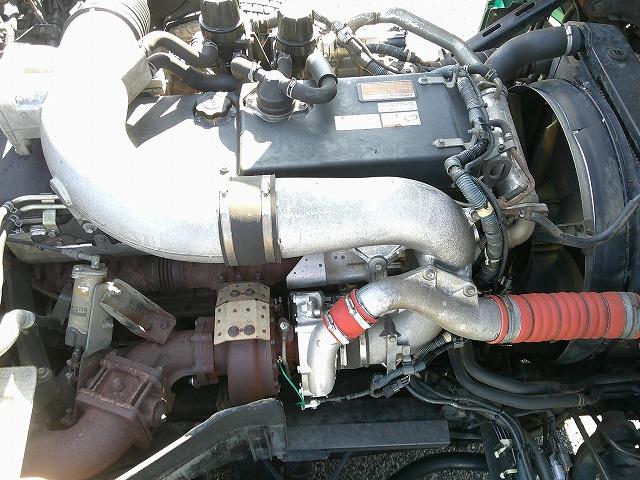 クオン クレーン付トレーラーヘッド 上物タダノ製 3段ブーム ラジコン付(無線) フックイン 2.9t吊 第5輪荷重9t 2デフ 480馬力 リーフサス AT車(エスコット)3ペダル 走行62万km(57枚目)