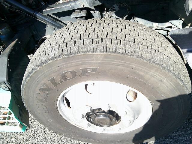 クオン クレーン付トレーラーヘッド 上物タダノ製 3段ブーム ラジコン付(無線) フックイン 2.9t吊 第5輪荷重9t 2デフ 480馬力 リーフサス AT車(エスコット)3ペダル 走行62万km(68枚目)