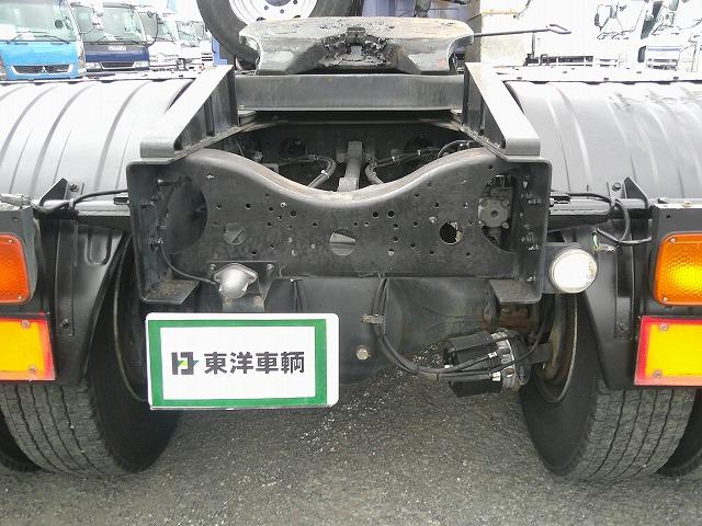 クオン クレーン付トレーラーヘッド 上物タダノ製 3段ブーム ラジコン付(無線) フックイン 2.9t吊 第5輪荷重9t 2デフ 480馬力 リーフサス AT車(エスコット)3ペダル 走行62万km(70枚目)