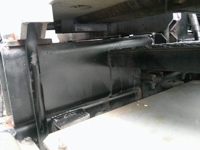 クオン クレーン付トレーラーヘッド 上物タダノ製 3段ブーム ラジコン付(無線) フックイン 2.9t吊 第5輪荷重9t 2デフ 480馬力 リーフサス AT車(エスコット)3ペダル 走行62万km(76枚目)