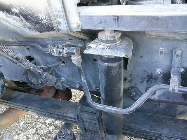 クオン クレーン付トレーラーヘッド 上物タダノ製 3段ブーム ラジコン付(無線) フックイン 2.9t吊 第5輪荷重9t 2デフ 480馬力 リーフサス AT車(エスコット)3ペダル 走行62万km(77枚目)