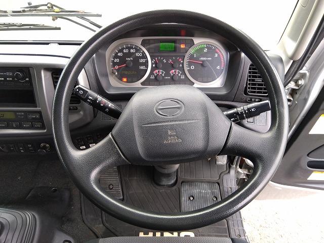 ヒノレンジャー アルミブロック平ボディ 積載3t 6.1mワイドボディ 荷台寸法611×236×48 荷台床木張り 内フック あおり開閉サポート ベッド付 メッキパーツ ETC ドラレコ 燃料タンク150L×2(16枚目)