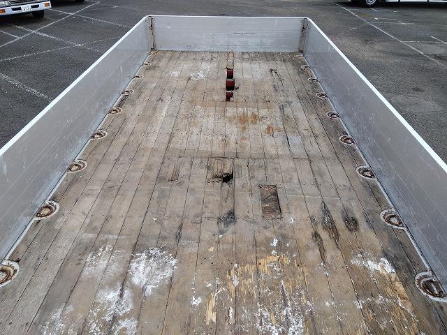 ヒノレンジャー アルミブロック平ボディ 積載3t 6.1mワイドボディ 荷台寸法611×236×48 荷台床木張り 内フック あおり開閉サポート ベッド付 メッキパーツ ETC ドラレコ 燃料タンク150L×2(28枚目)