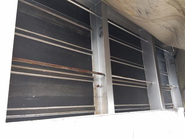 ヒノレンジャー アルミブロック平ボディ 積載3t 6.1mワイドボディ 荷台寸法611×236×48 荷台床木張り 内フック あおり開閉サポート ベッド付 メッキパーツ ETC ドラレコ 燃料タンク150L×2(30枚目)