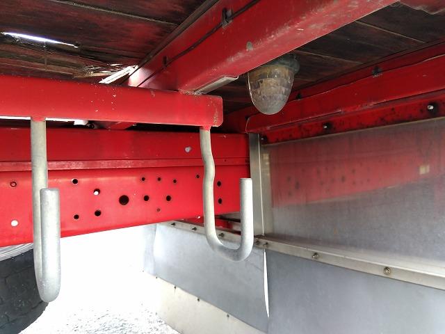 ヒノレンジャー アルミブロック平ボディ 積載3t 6.1mワイドボディ 荷台寸法611×236×48 荷台床木張り 内フック あおり開閉サポート ベッド付 メッキパーツ ETC ドラレコ 燃料タンク150L×2(55枚目)