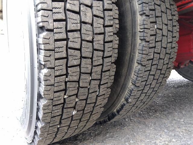 ヒノレンジャー アルミブロック平ボディ 積載3t 6.1mワイドボディ 荷台寸法611×236×48 荷台床木張り 内フック あおり開閉サポート ベッド付 メッキパーツ ETC ドラレコ 燃料タンク150L×2(56枚目)