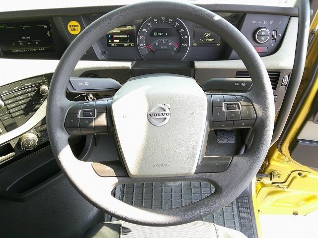 ボルボその他 トレーラーヘッド 第5輪荷重11.5t ハイルーフ 後輪エアサス ハイキャブ 総輪アルミホイール サンルーフ有 電動サンシェード カラーバックモニター有 AT車(2ペダル)(11枚目)