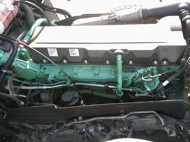 ボルボその他 トレーラーヘッド 第5輪荷重11.5t ハイルーフ 後輪エアサス ハイキャブ 総輪アルミホイール サンルーフ有 電動サンシェード カラーバックモニター有 AT車(2ペダル)(53枚目)