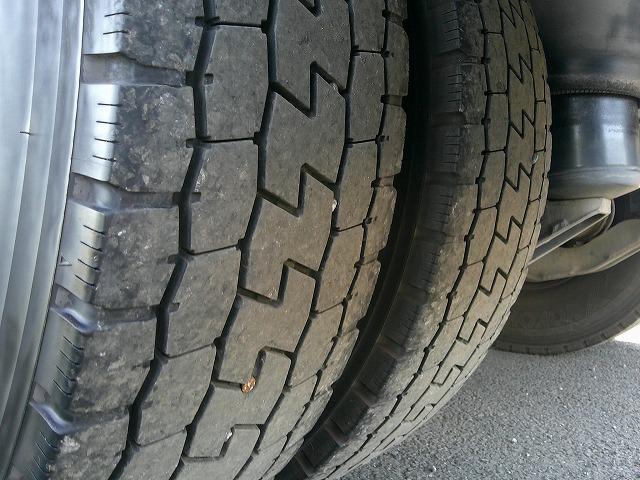 ボルボその他 トレーラーヘッド 第5輪荷重11.5t ハイルーフ 後輪エアサス ハイキャブ 総輪アルミホイール サンルーフ有 電動サンシェード カラーバックモニター有 AT車(2ペダル)(70枚目)