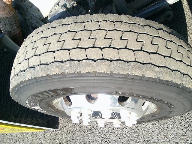 ボルボその他 トレーラーヘッド 第5輪荷重11.5t ハイルーフ 後輪エアサス ハイキャブ 総輪アルミホイール サンルーフ有 電動サンシェード カラーバックモニター有 AT車(2ペダル)(73枚目)