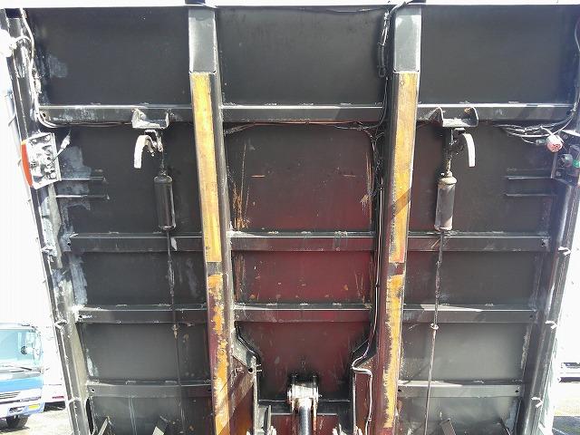 ファイター 　増トンダンプ　上物極東開発製　積載７．９ｔ　荷台寸３４０×２０６×６０　電動コボレーン付　ベッド付　燃焼装置無　メッキフロントパネル　ＥＴＣ通電確認済み　６速ＭＴ　タイヤサイズ２６５／７０Ｒ１９．５（32枚目）