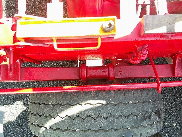 ファイター 　増トンダンプ　上物極東開発製　積載７．９ｔ　荷台寸３４０×２０６×６０　電動コボレーン付　ベッド付　燃焼装置無　メッキフロントパネル　ＥＴＣ通電確認済み　６速ＭＴ　タイヤサイズ２６５／７０Ｒ１９．５（65枚目）