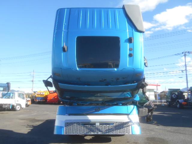 ボルボその他 トレーラーヘッド 第5輪荷重11.5t 後輪エアサス ハイルーフ 440馬力 アルミホイール サンルーフ 電動サンシェード バックモニター付 走行76万km AT車(2ペダル)(11枚目)