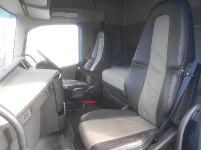 ボルボその他 トレーラーヘッド 第5輪荷重11.5t 後輪エアサス ハイルーフ 440馬力 アルミホイール サンルーフ 電動サンシェード バックモニター付 走行76万km AT車(2ペダル)(15枚目)