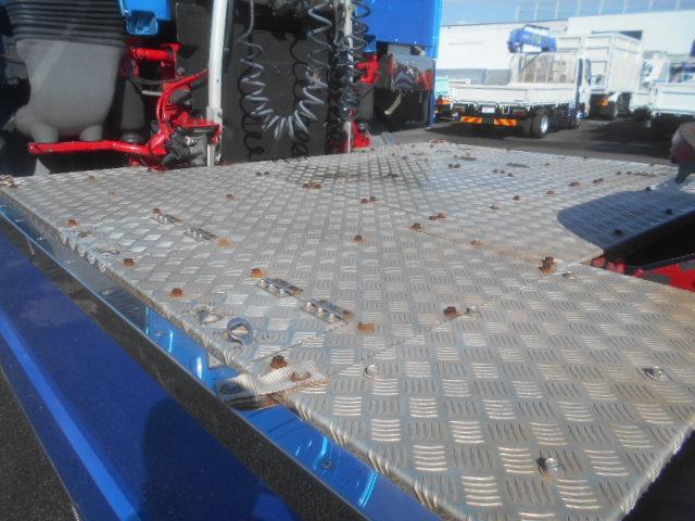 ボルボその他 トレーラーヘッド 第5輪荷重11.5t 後輪エアサス ハイルーフ 440馬力 アルミホイール サンルーフ 電動サンシェード バックモニター付 走行76万km AT車(2ペダル)(46枚目)