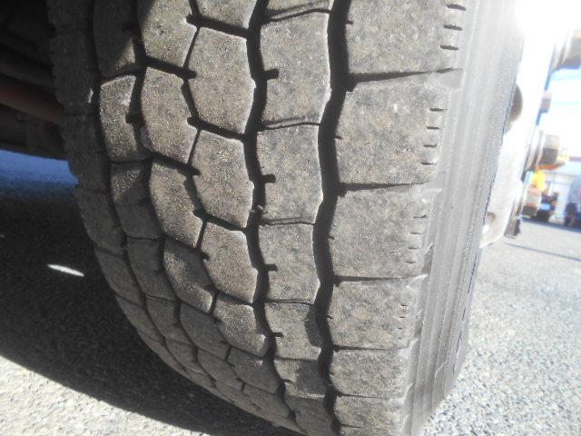 ボルボその他 トレーラーヘッド 第5輪荷重11.5t 後輪エアサス ハイルーフ 440馬力 アルミホイール サンルーフ 電動サンシェード バックモニター付 走行76万km AT車(2ペダル)(51枚目)