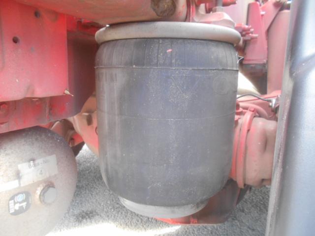 ボルボその他 トレーラーヘッド 第5輪荷重11.5t 後輪エアサス ハイルーフ 440馬力 アルミホイール サンルーフ 電動サンシェード バックモニター付 走行76万km AT車(2ペダル)(74枚目)