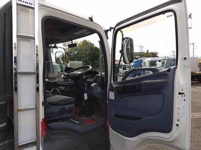 ヒノレンジャー 車両運搬車 2台積み 上物丸文製 積載3.05t 上物内寸580×215 自動歩み付 歩み寸法(1本)326×58 バックモニター付 ETC付 走行38.4万km 6速ミッション(11枚目)