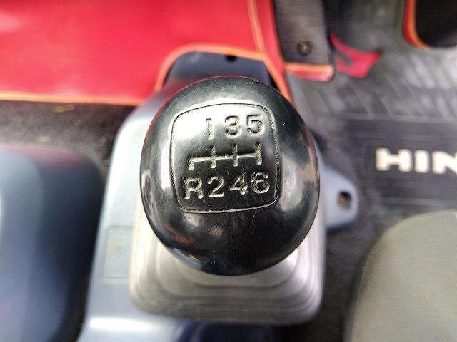 ヒノレンジャー 車両運搬車 2台積み 上物丸文製 積載3.05t 上物内寸580×215 自動歩み付 歩み寸法(1本)326×58 バックモニター付 ETC付 走行38.4万km 6速ミッション(17枚目)