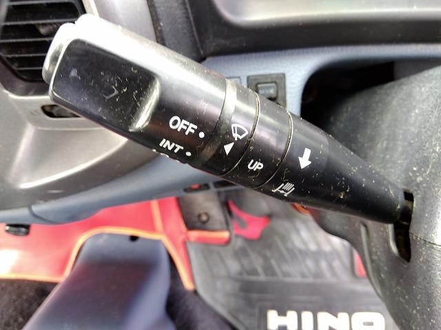 ヒノレンジャー 車両運搬車 2台積み 上物丸文製 積載3.05t 上物内寸580×215 自動歩み付 歩み寸法(1本)326×58 バックモニター付 ETC付 走行38.4万km 6速ミッション(22枚目)