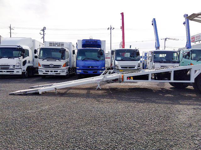 ヒノレンジャー 車両運搬車 2台積み 上物丸文製 積載3.05t 上物内寸580×215 自動歩み付 歩み寸法(1本)326×58 バックモニター付 ETC付 走行38.4万km 6速ミッション(46枚目)